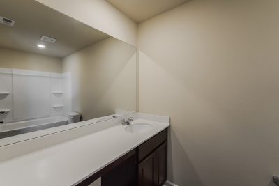 009 Main Bathroom ET51046
