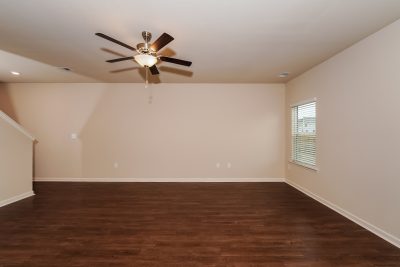 004 Living Room ET51048