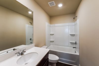 013 Bathroom ET51051