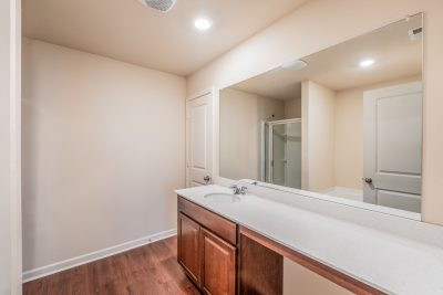 008 photo main bathroom 13226116