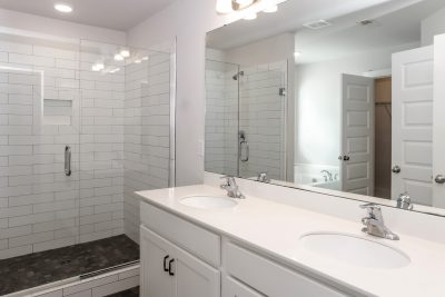 012 014 photo main bathroom 14855312