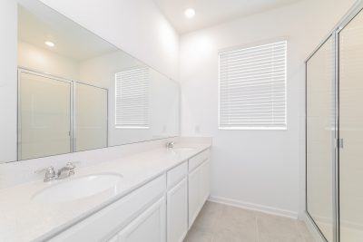 009 Main Bathroom ET51181