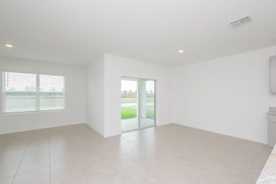 003 Living Room ET61092