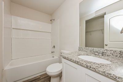 008 photo main bathroom 13639438