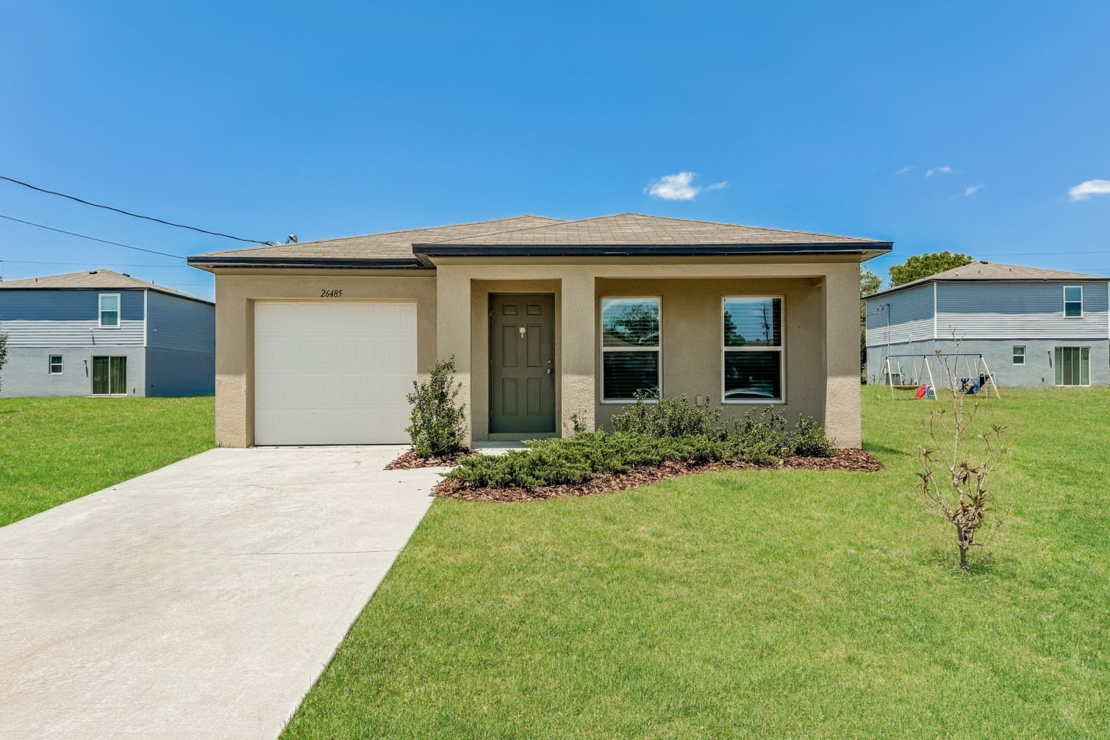 000 Front View ET31059