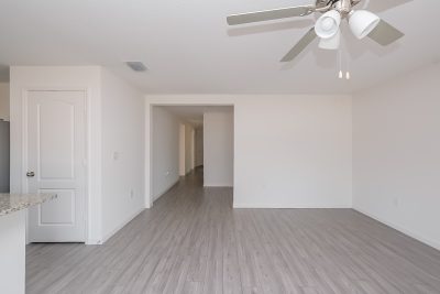 003 Living Room ET61175