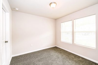 012 photo Bedroom 107e0d62 46e7 4d44 91b7 87fbbbaa94a3