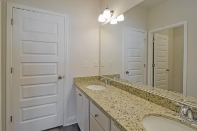 006 photo main bathroom 12287311