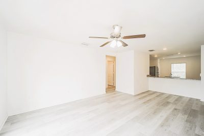 005 4 photo Living Room 32b2a4e4 737b 41c4 b96b 2dd920623022