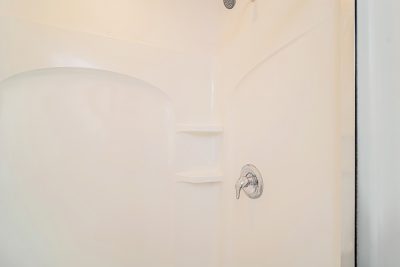 009 11 photo Main Bathroom 71e2e32f cf5f 4b25 bad2 290db6bd29b3
