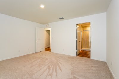 010 photo main bedroom 12610738