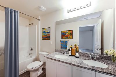004 photo main bathroom 14647932
