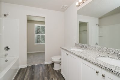 008 photo main bathroom 11839867