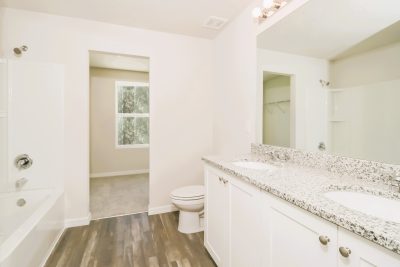 008 photo main bathroom 11839867