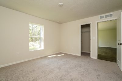 007 photo main bedroom 11889564