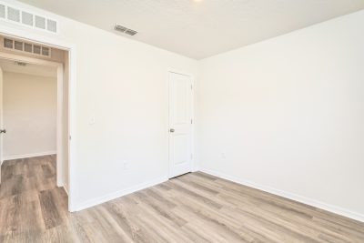 008 013 photo bedroom 15140971