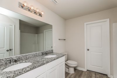 007 photo main bathroom 13517715