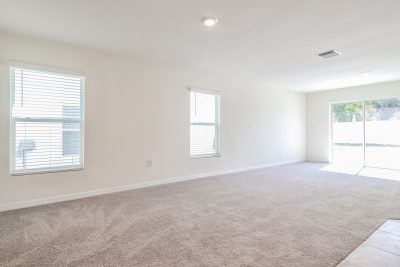 003 Living Room ET61178