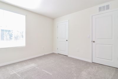 011 photo bedroom 10401555