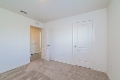 010 photo bedroom 10140313