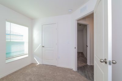 012 photo bedroom 10140315