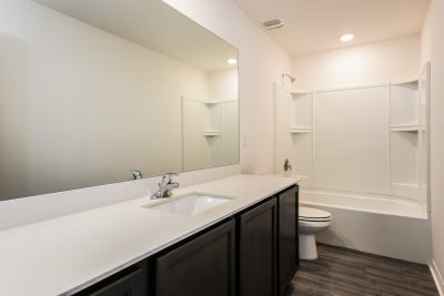 009 photo main bathroom 13636193