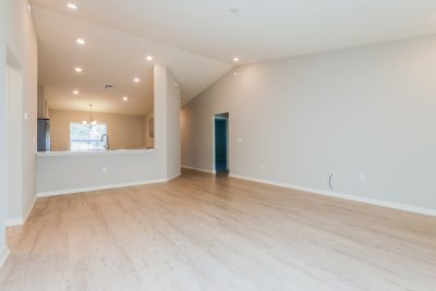 004 Living Room ET31189
