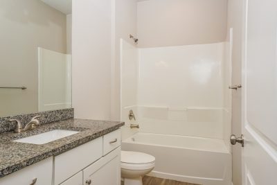 012 photo bathroom 15144971