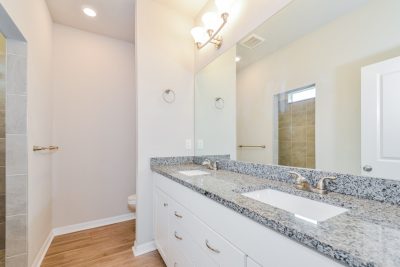 009 photo main bathroom 13194468