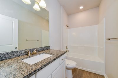 013 photo bathroom 13194464