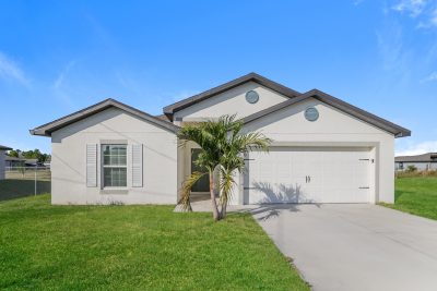 000 Front View ET41194