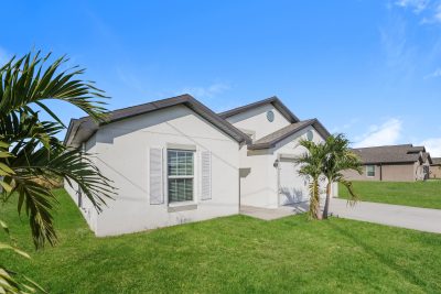 001 Front View ET41194