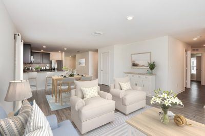 006 photo vs family room 15154507