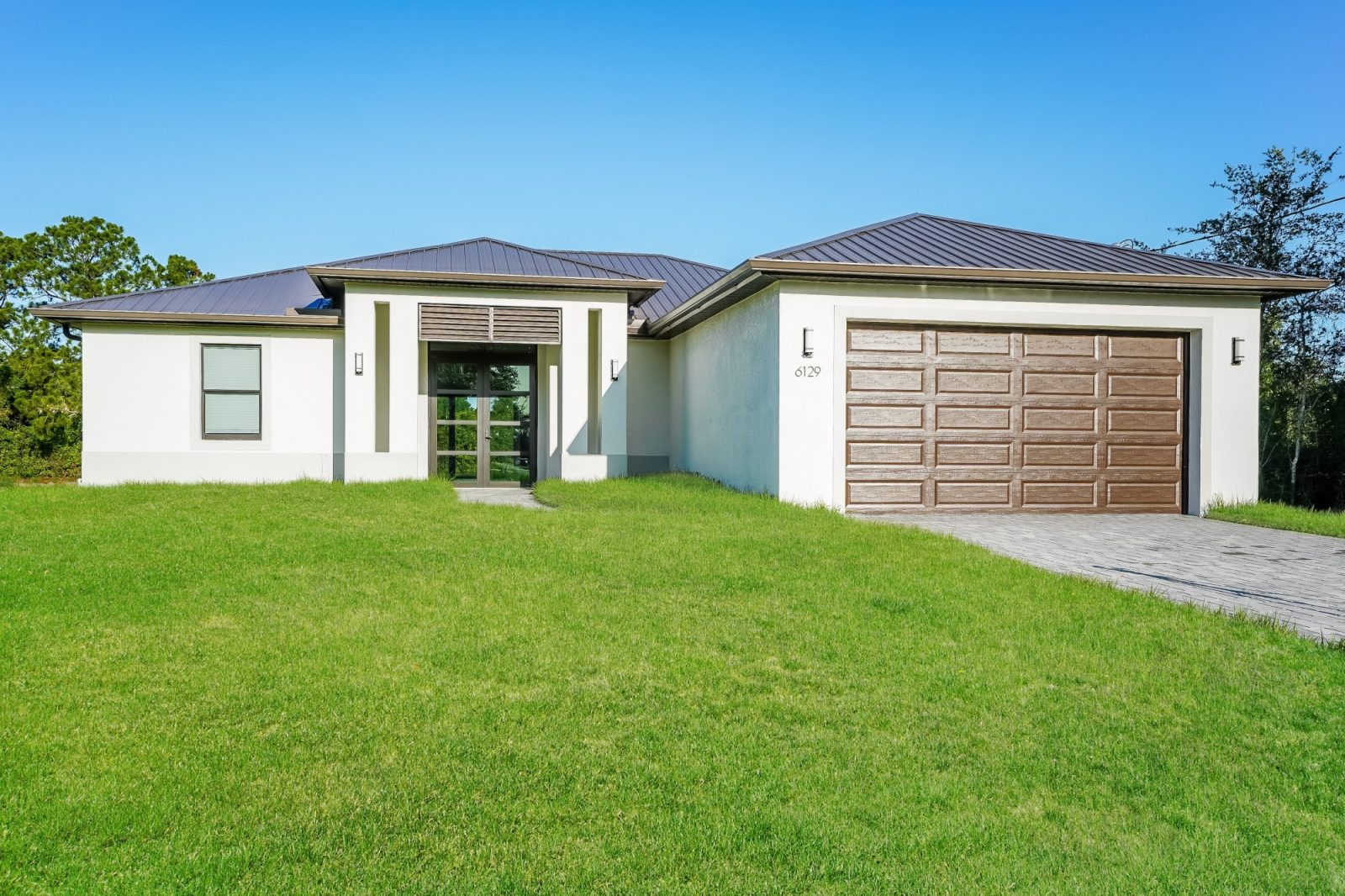 000 photo front view 11082950