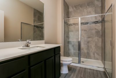 010 Main Bathroom ETRF001