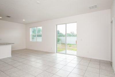003 Living Room ET21125