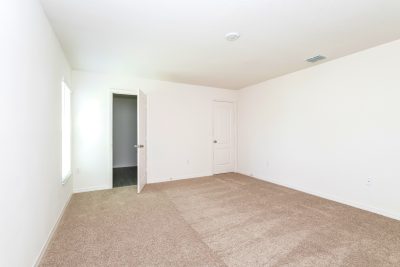 008 009 photo main bedroom 12364347 2