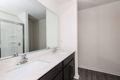 012 017 photo bathroom 12364348