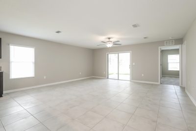 004 Living Room ET48006