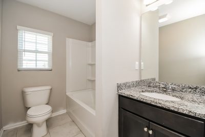 010 photo main bathroom 14884527