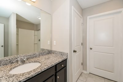 011 photo main bathroom 14884532