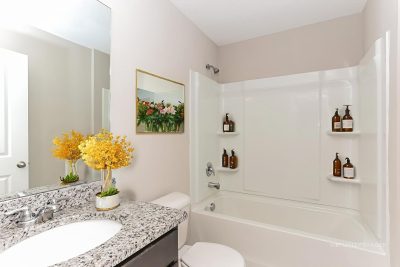 004 photo vs bathroom 15183574