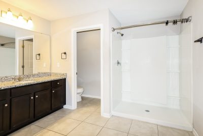 007 photo main bathroom 15145393