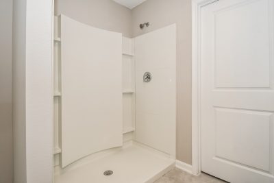 010 photo main bathroom 12964527