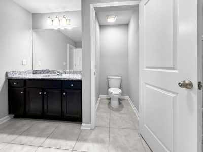 009 ET48053 Main Bathroom SQFT 1908