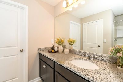 004 photo vs main bathroom 15181945