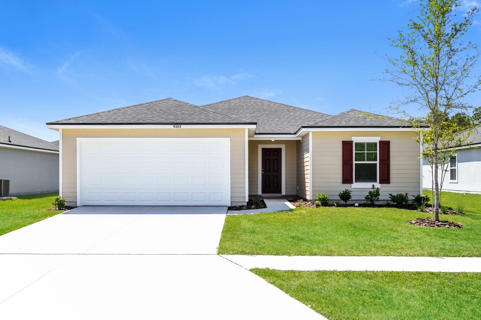 000 Front View ETKC055