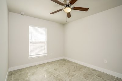 009 photo bedroom 10400970
