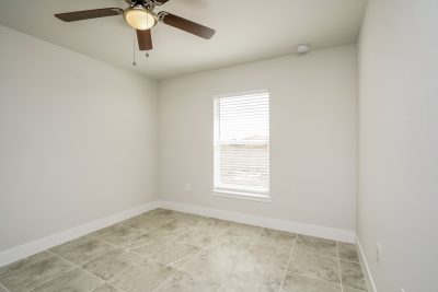 010 photo bedroom 10400971