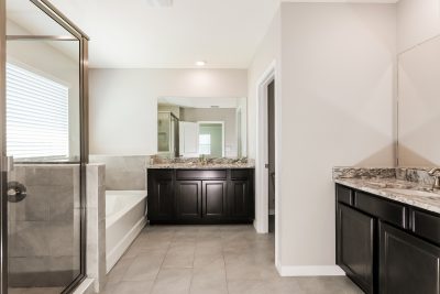 012 photo main bathroom 14634624